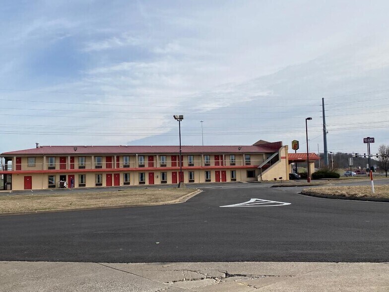 5001 Hinkleville Rd, Paducah, KY for sale Primary Photo- Image 1 of 1