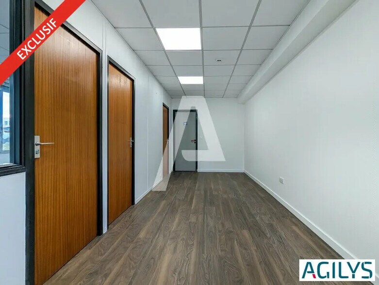 Flex in Massy for sale - Interior Photo - Image 3 of 12