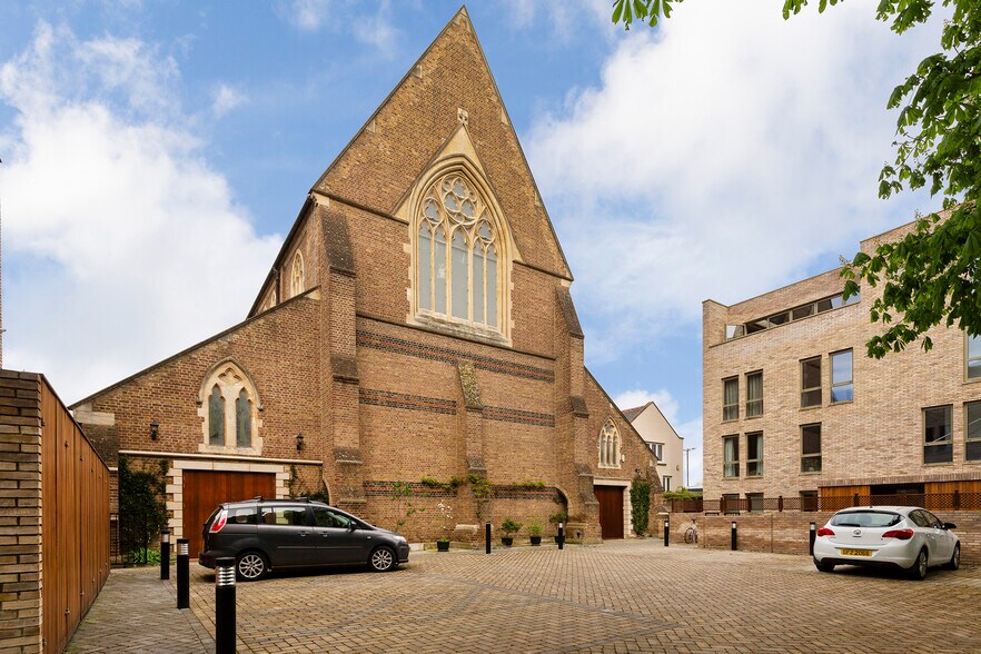 291 Hackney Rd, London for lease - Building Photo - Image 3 of 3