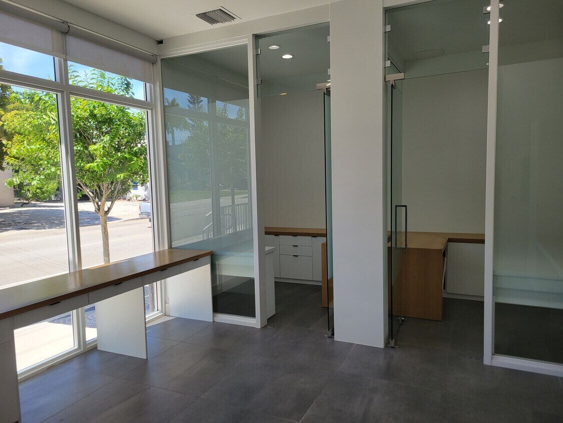 961 SW 7th St, Miami, FL for sale Interior Photo- Image 1 of 1