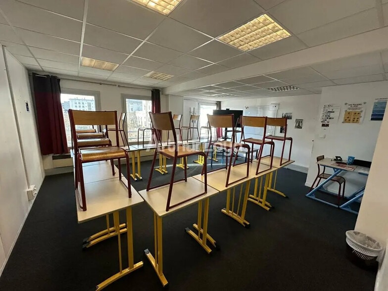 Office in Reims for lease - Interior Photo - Image 3 of 8