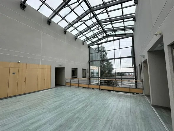 Office in Limonest for lease Interior Photo- Image 1 of 1