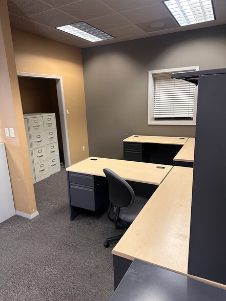 2502 Highway Blvd, Spencer, IA for lease - Interior Photo - Image 3 of 6