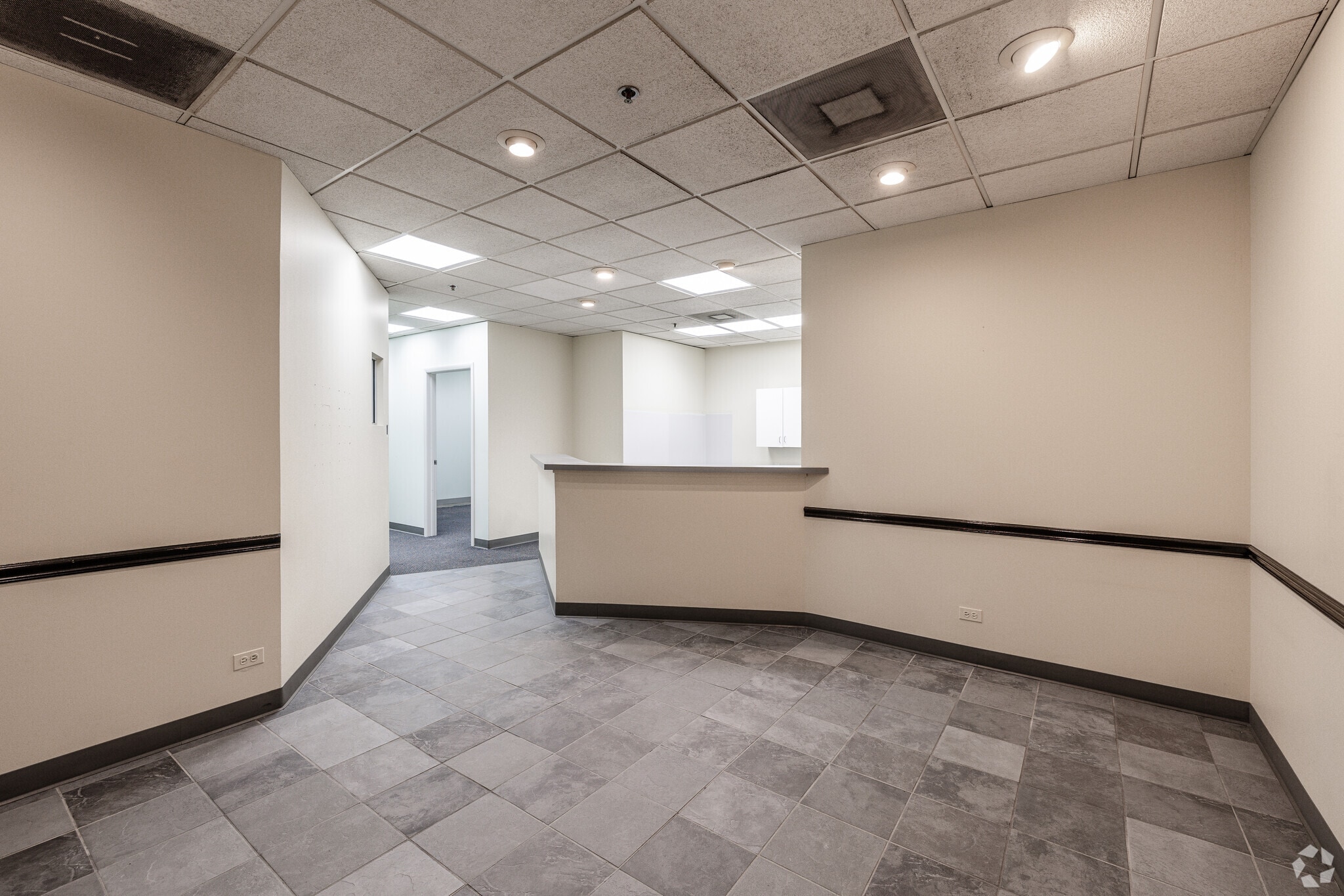 6321-6325 N Avondale Ave, Chicago, IL for lease Interior Photo- Image 1 of 5