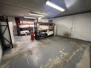 Asquith Ave, Morley for lease Interior Photo- Image 2 of 4