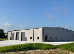 614 Wildcat Ct, Navasota TX - Warehouse