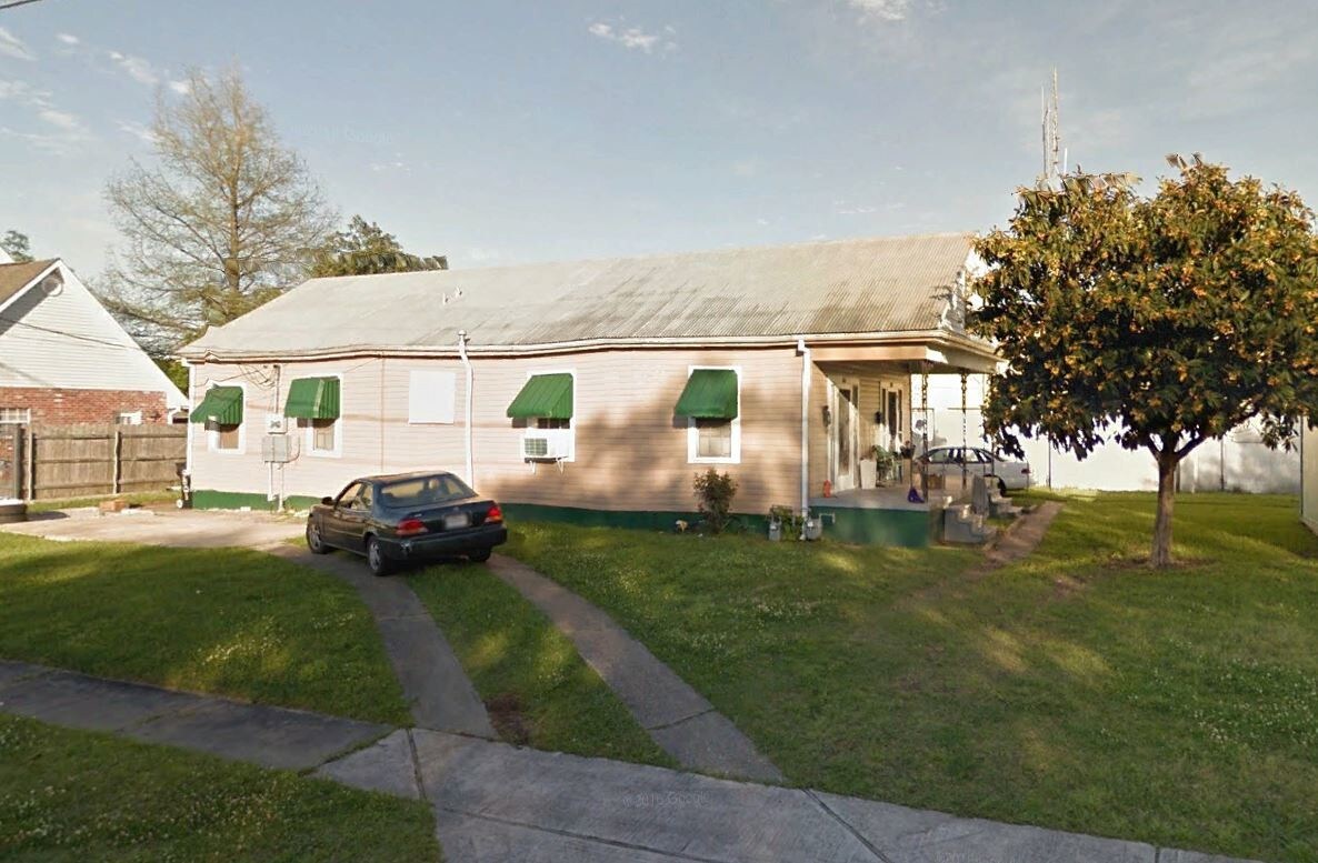 601 E Saint Bernard Hwy