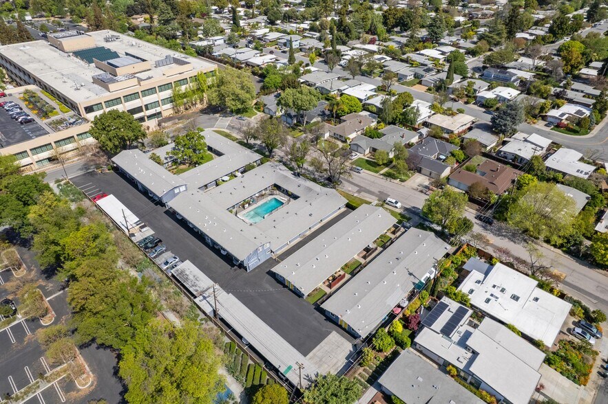 2483-2491 Whitney Dr, Mountain View, CA for sale - Building Photo - Image 2 of 46