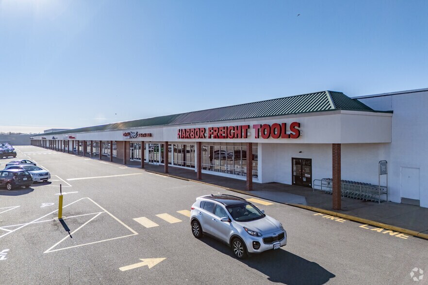 181 Mariano Bishop Blvd, Fall River, MA for lease - Building Photo - Image 3 of 12