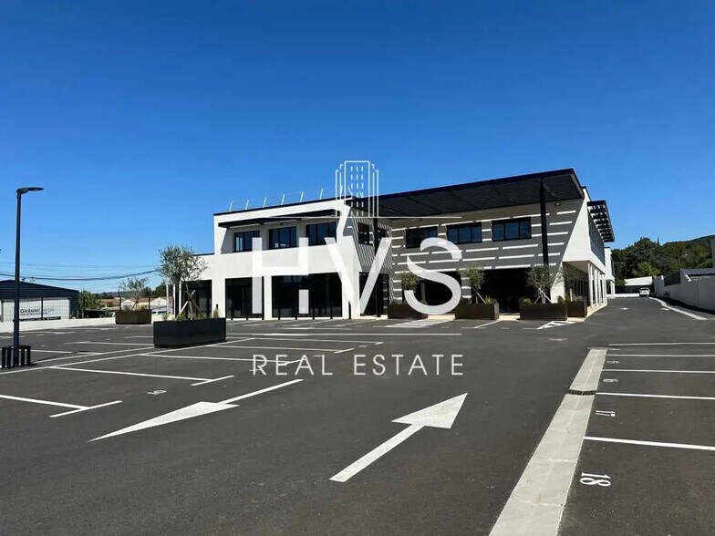 Retail in Éguilles for lease - Building Photo - Image 2 of 15