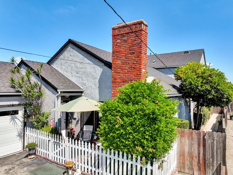 416 Hamilton St, Costa Mesa, CA for sale - Building Photo - Image 2 of 16