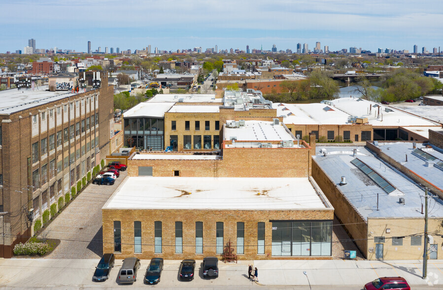 3057 N Rockwell St, Chicago, IL for lease - Aerial - Image 3 of 6