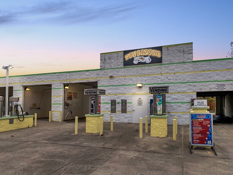 761 W Lincoln Ave, Chandler, IN for sale - Building Photo - Image 1 of 1