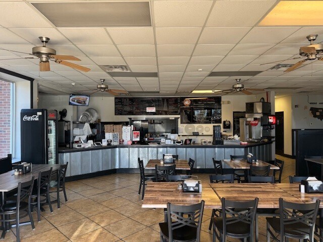 4921 Riverside Dr, Macon-Bibb, GA for lease - Interior Photo - Image 3 of 4