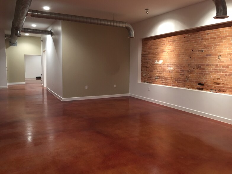 2008 Central Ave, Cincinnati, OH for lease - Interior Photo - Image 2 of 7