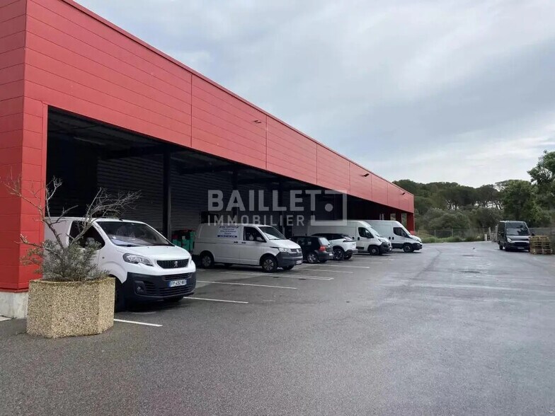 Office in Fréjus for lease - Building Photo - Image 3 of 12