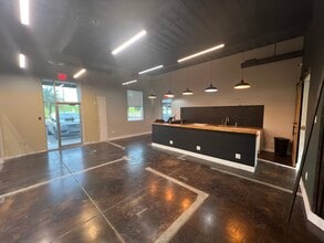 4007 N Taliaferro Ave, Tampa, FL for lease Interior Photo- Image 2 of 5