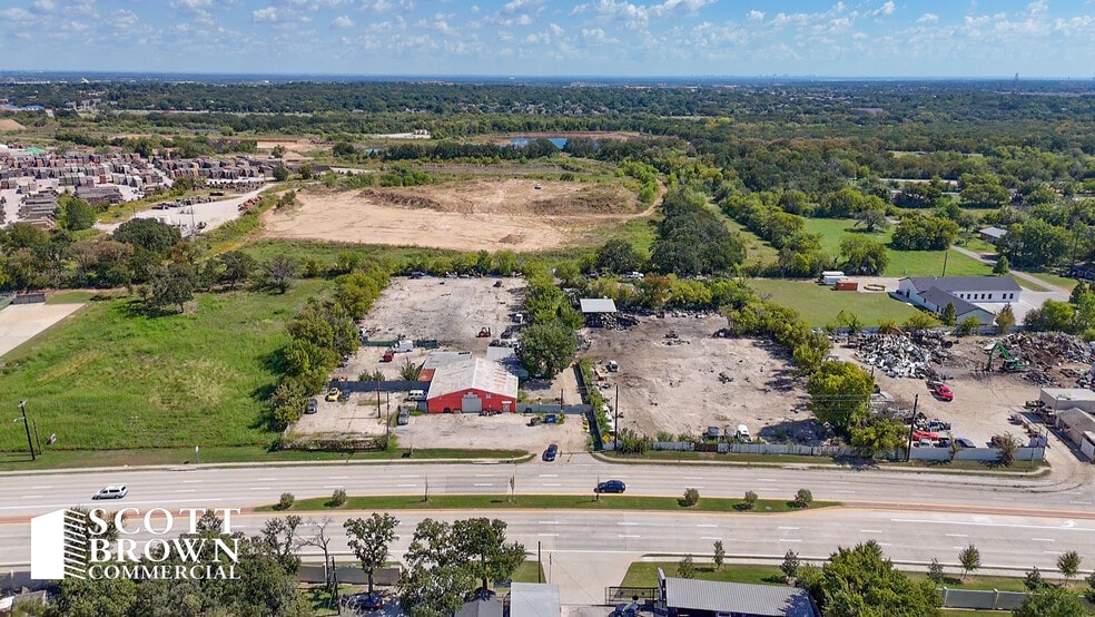 2305 Fort Worth Dr, Denton, TX for lease - Primary Photo - Image 1 of 1