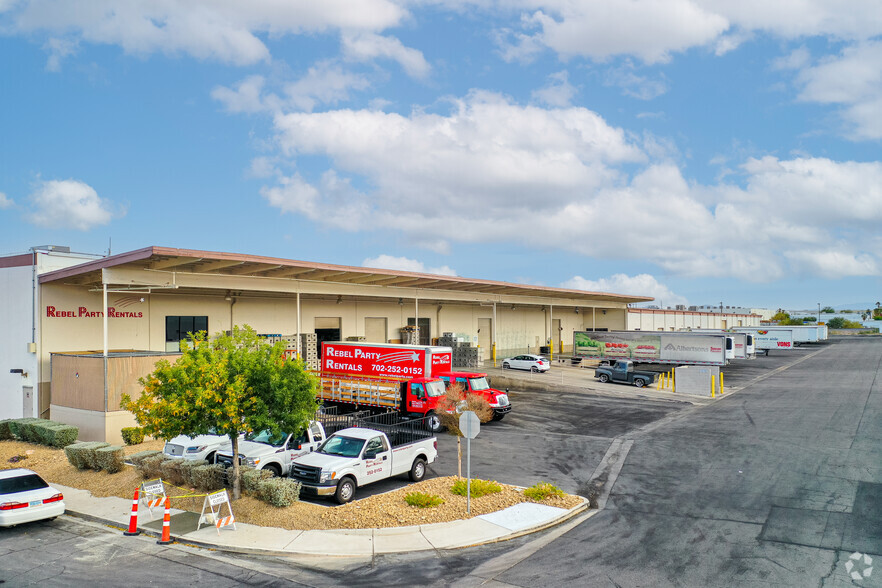 6065 Polaris Ave, Las Vegas, NV for lease - Primary Photo - Image 1 of 5