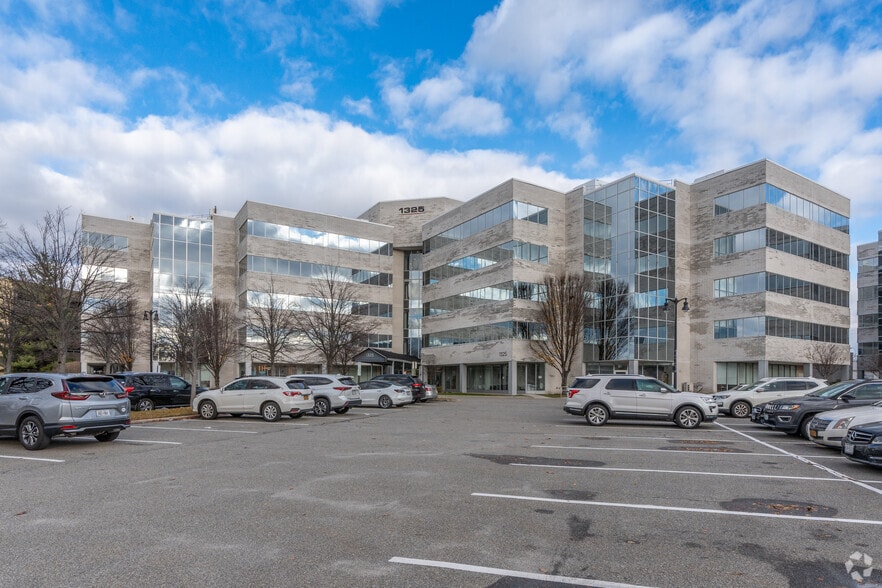 1325 Franklin Ave, Garden City, NY for lease - Building Photo - Image 2 of 5