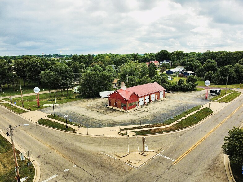 301 S Chestnut St, Le Roy, IL for sale - Building Photo - Image 2 of 12