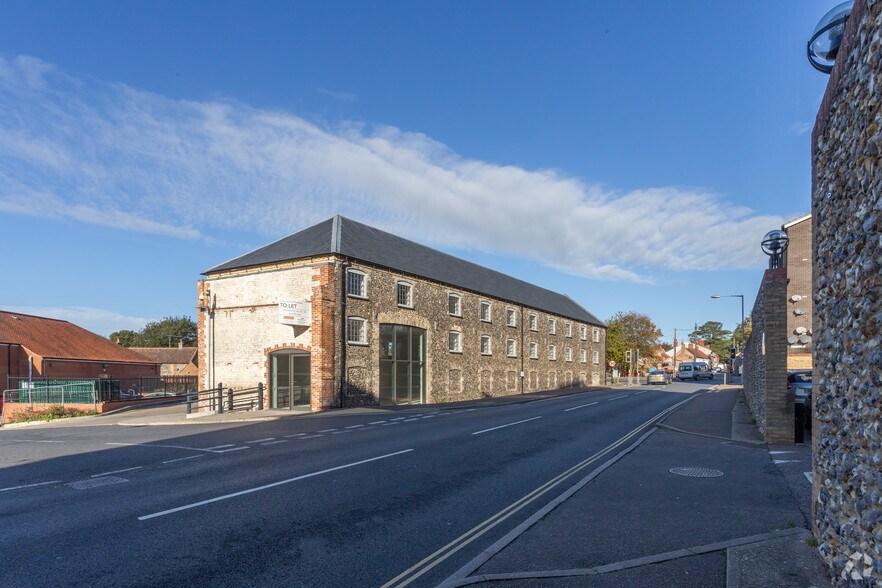 St Nicholas St, Thetford, IP24 1BE