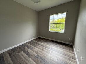 17210 Camelot Ct, Land O' Lakes, FL for lease Interior Photo- Image 2 of 4