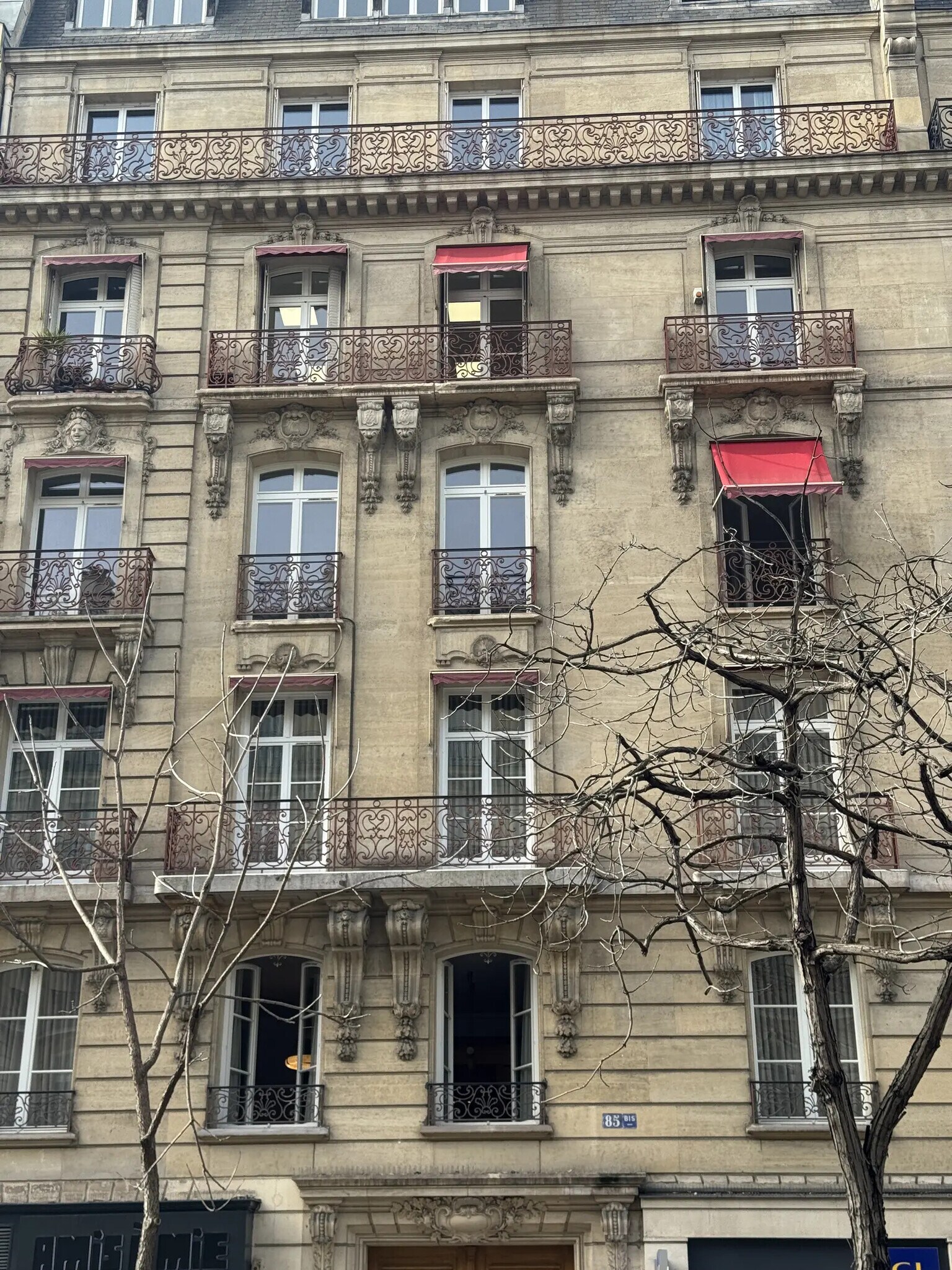 Office in Paris for lease Building Photo- Image 1 of 10