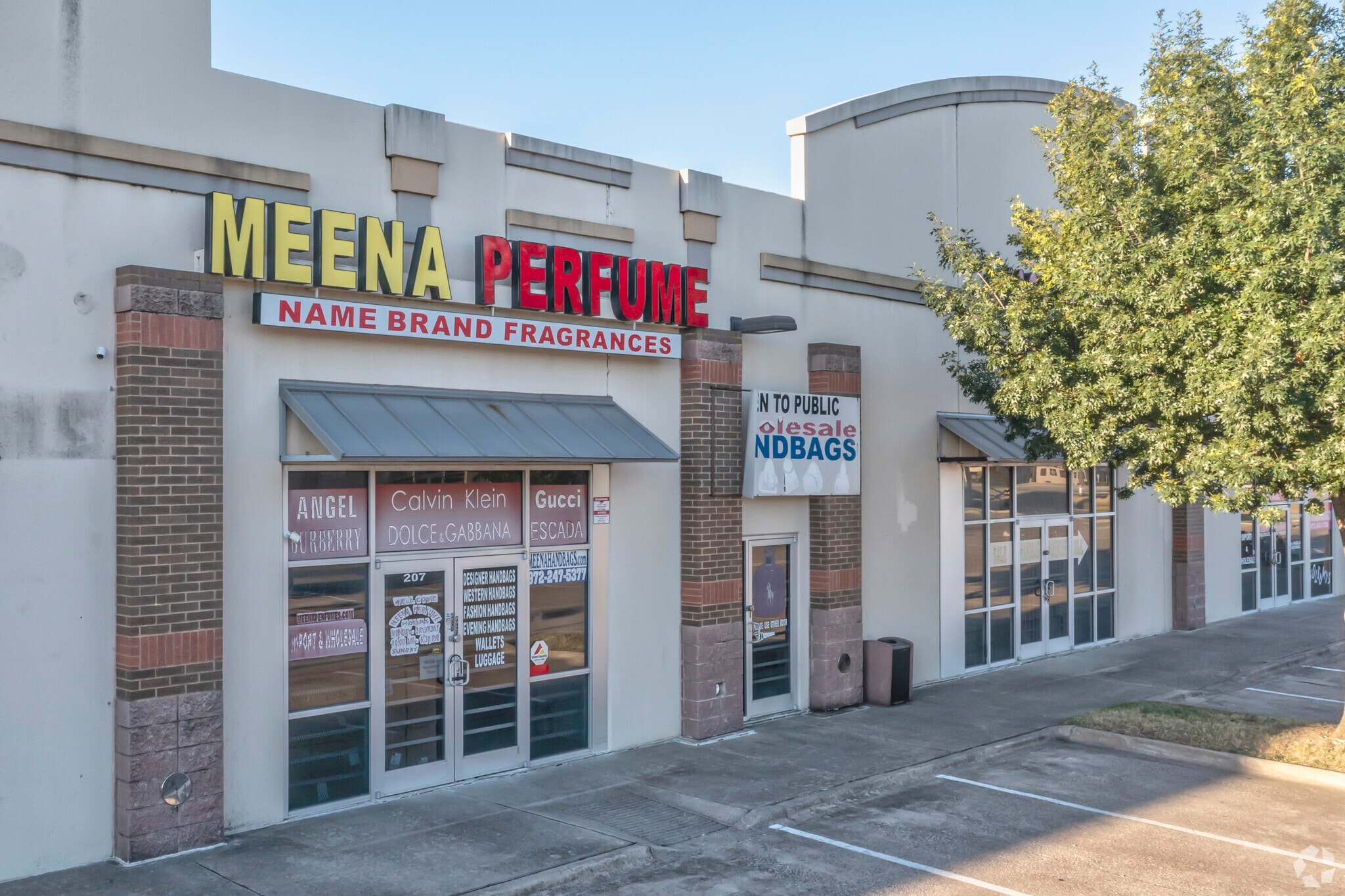 11536 Harry Hines Blvd, Dallas, TX 75229 206/ World Plaza