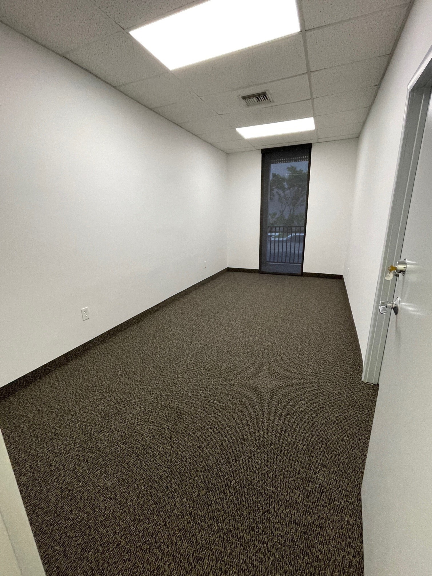 2700-2750 N 29th Ave, Hollywood, FL for lease Interior Photo- Image 1 of 5