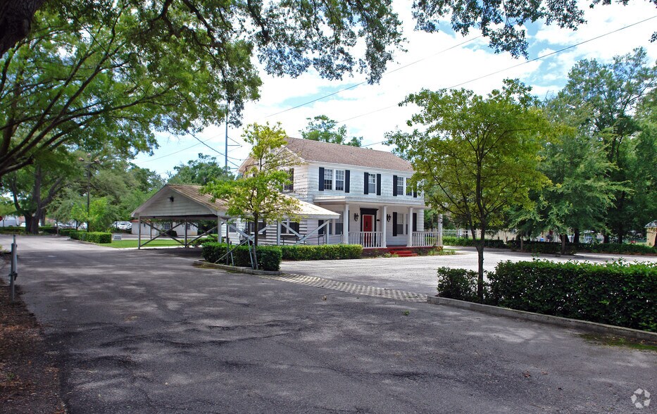 3824 W Sligh Ave, Tampa, FL 33614