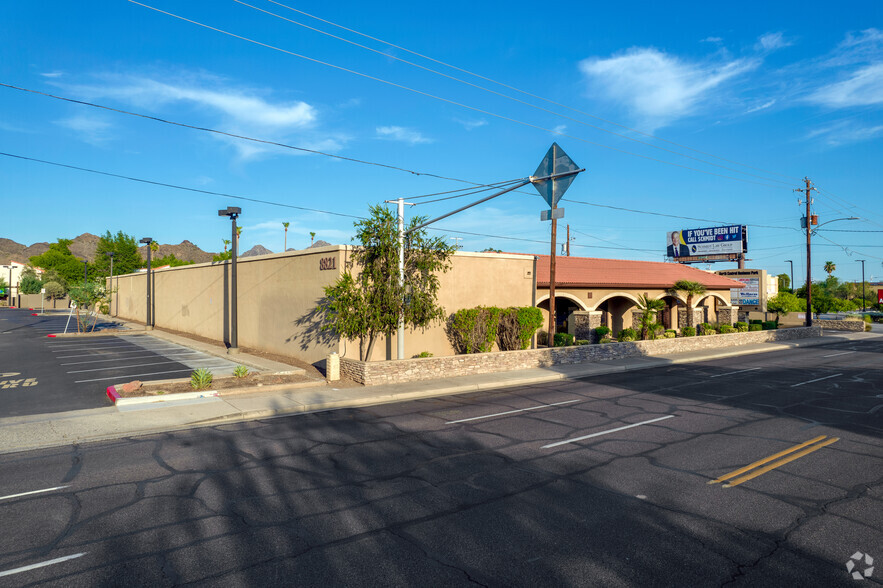 8821 N 7th St, Phoenix, AZ for sale - Primary Photo - Image 1 of 3