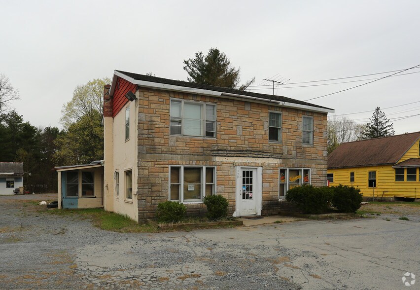 1320-1322 Saratoga Rd, Gansevoort, NY for sale - Primary Photo - Image 1 of 1