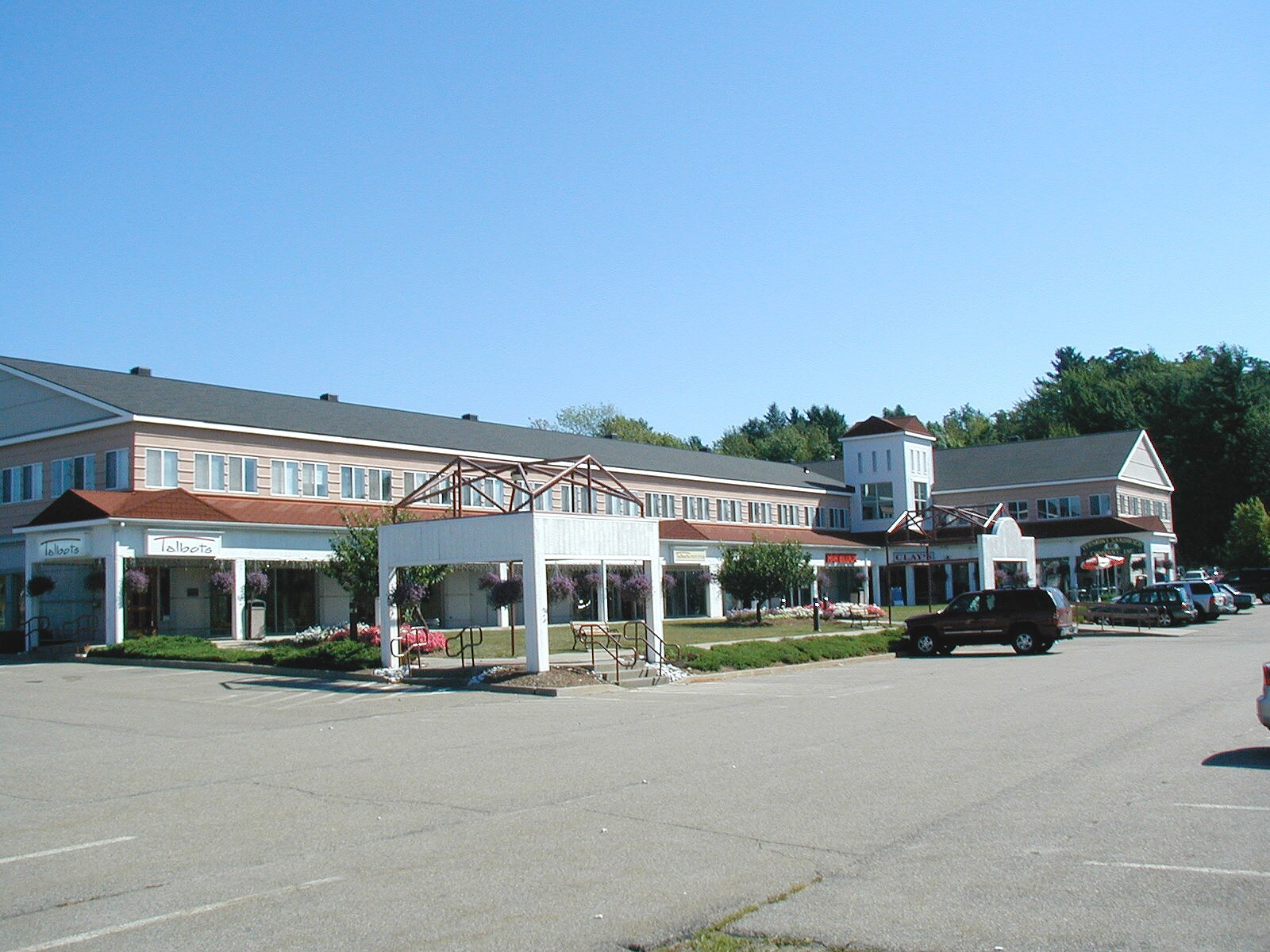 41 IDX Dr, South Burlington, VT for sale Primary Photo- Image 1 of 1