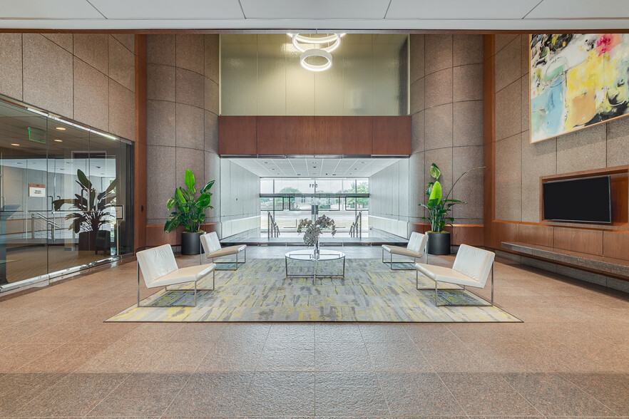 511 E John Carpenter Fwy, Irving, TX for lease - Lobby - Image 2 of 16