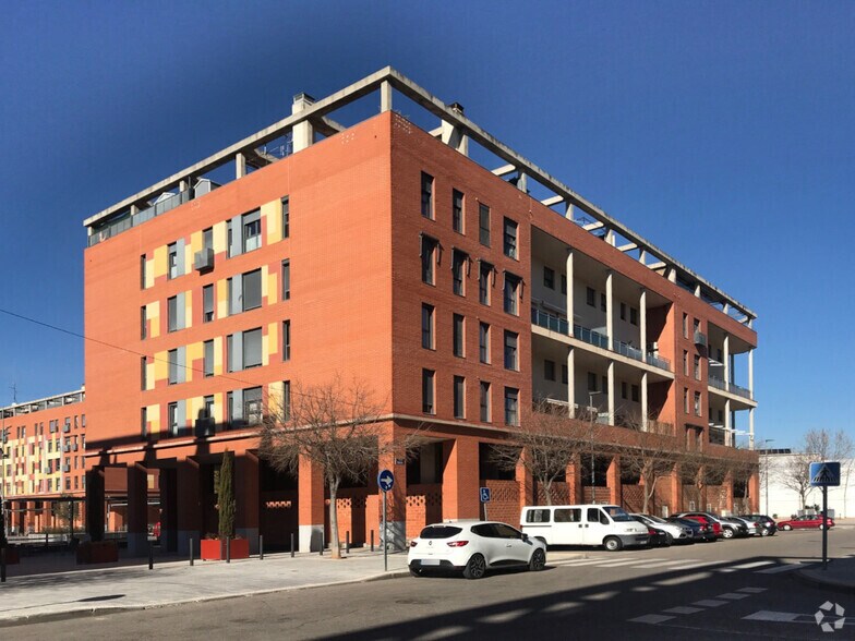 Retail in Azuqueca de Henares, Guadalajara for lease - Primary Photo - Image 1 of 2