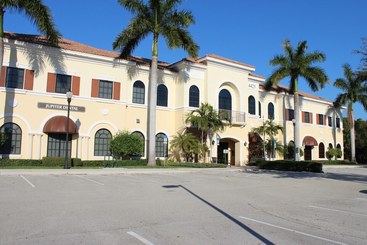 4425 Military Trl, Jupiter, FL for lease Building Photo- Image 1 of 12