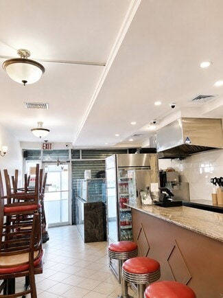 More details for 1715 Cornelia St, Ridgewood, NY - Flex for Lease