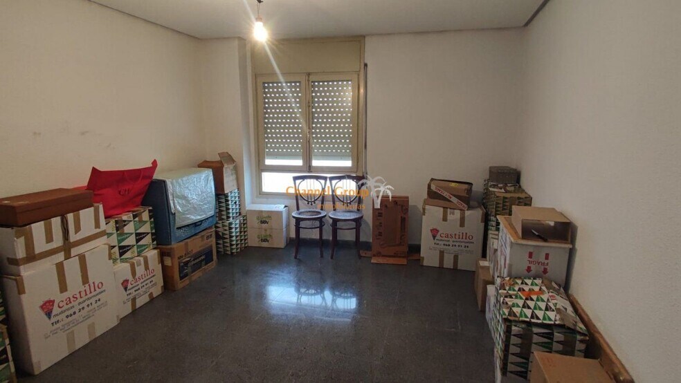 Office in Elche, Alicante for lease - Building Photo - Image 2 of 5