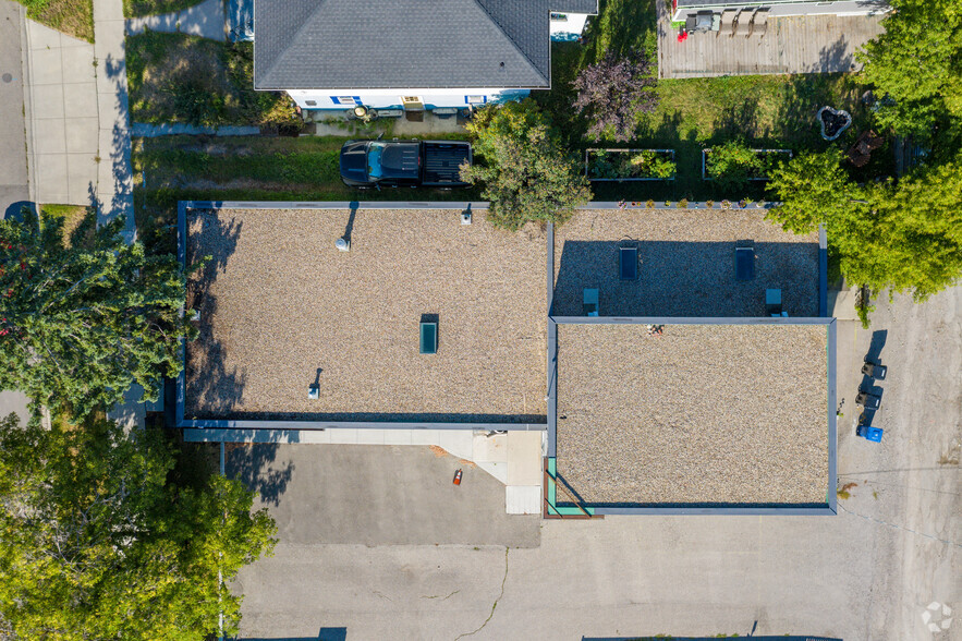 1046 18th Ave SE, Calgary, AB for lease - Aerial - Image 2 of 10