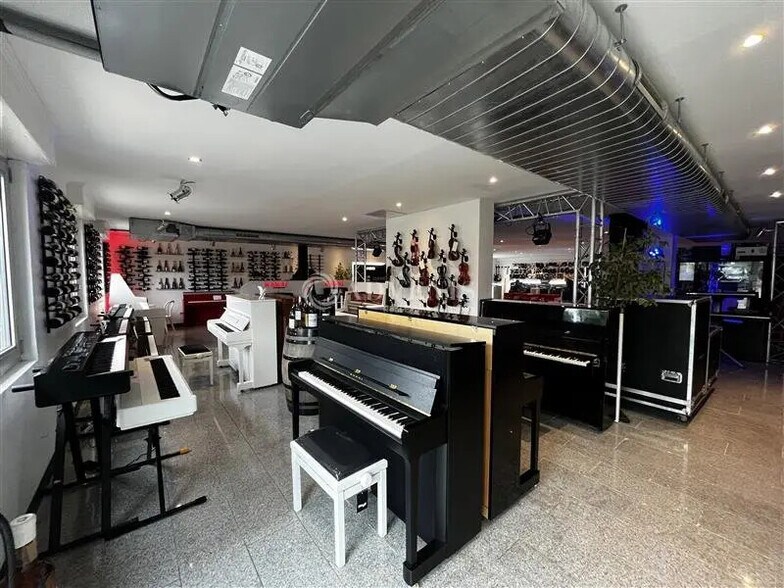 Retail in Illkirch-Graffenstaden for lease - Interior Photo - Image 3 of 8