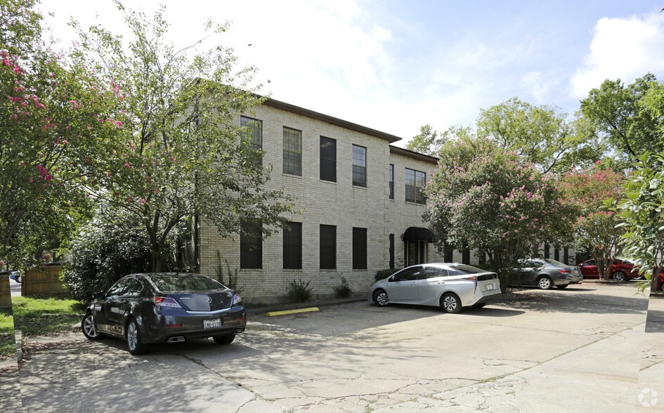 1823 Fort View Rd, Austin, TX for sale - Building Photo - Image 1 of 9