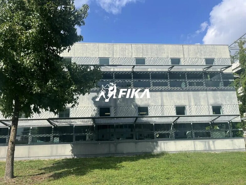 Office in Mérignac for lease - Building Photo - Image 2 of 5