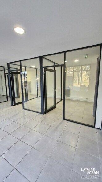 Retail in Guérande for lease - Interior Photo - Image 1 of 6