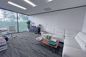 2170 Buckthorne Pl, The Woodlands, TX for lease Interior Photo- Image 2 of 4