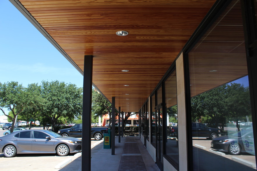 5460-5466 Lemmon Ave, Dallas, TX for lease - Building Photo - Image 3 of 7