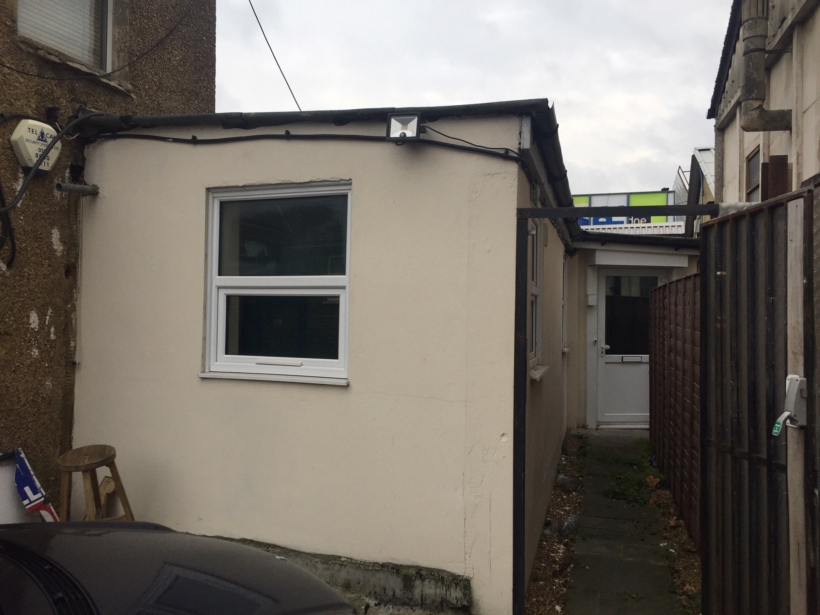 176 Uxbridge Rd, London for sale Primary Photo- Image 1 of 1