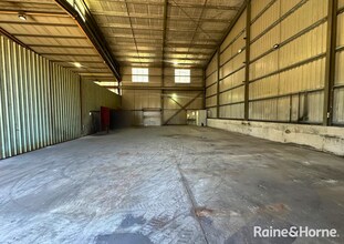 17 Cumberland Ave, South Nowra for lease Interior Photo- Image 2 of 4