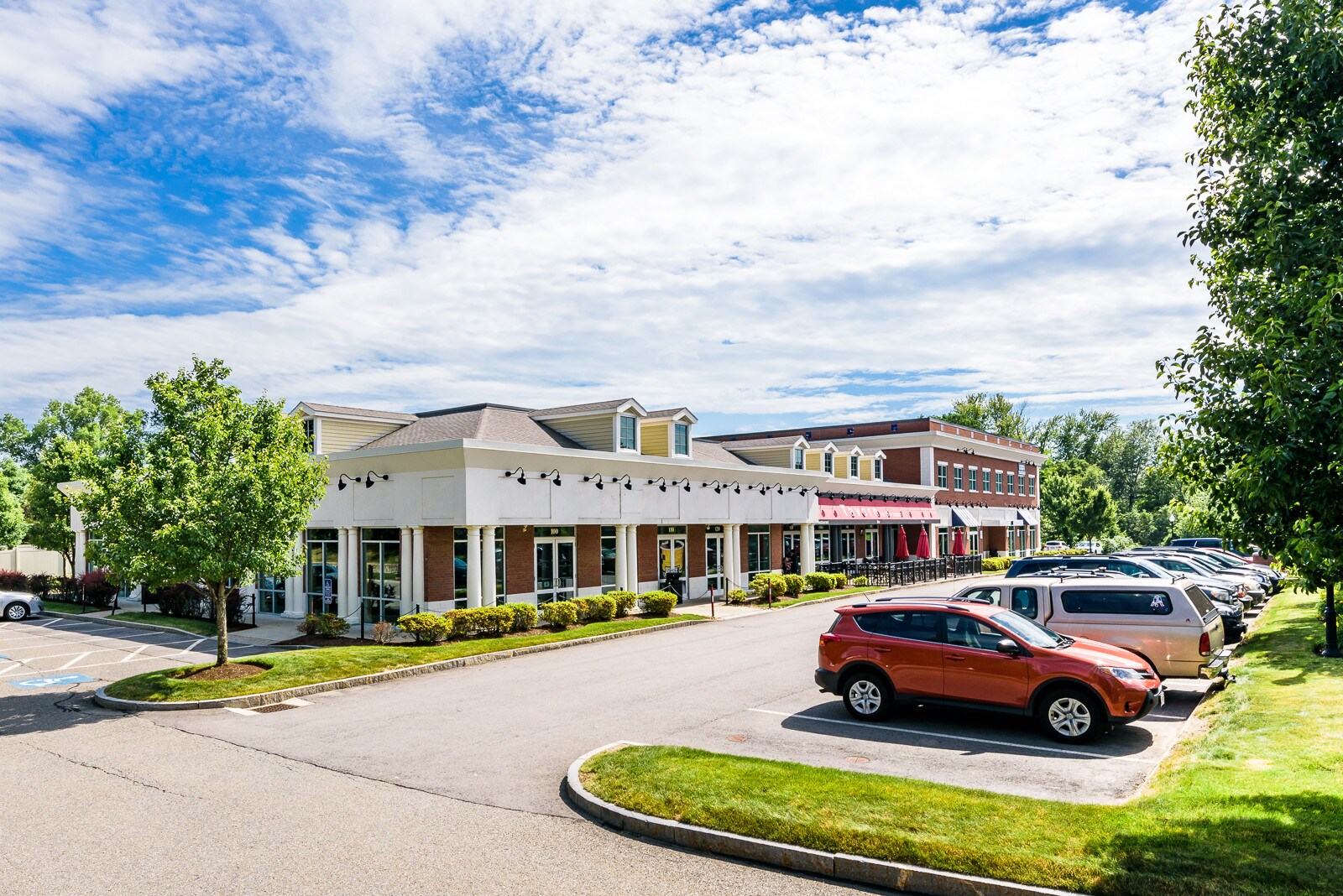 318 Main St, Northborough, MA 01532 Post Road Marketplace