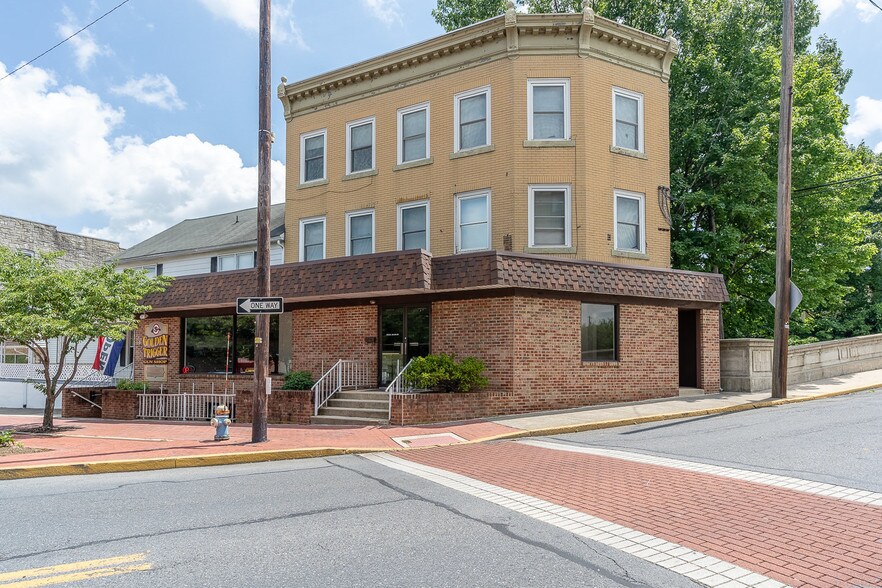 358 Main St, Emmaus, PA 18049